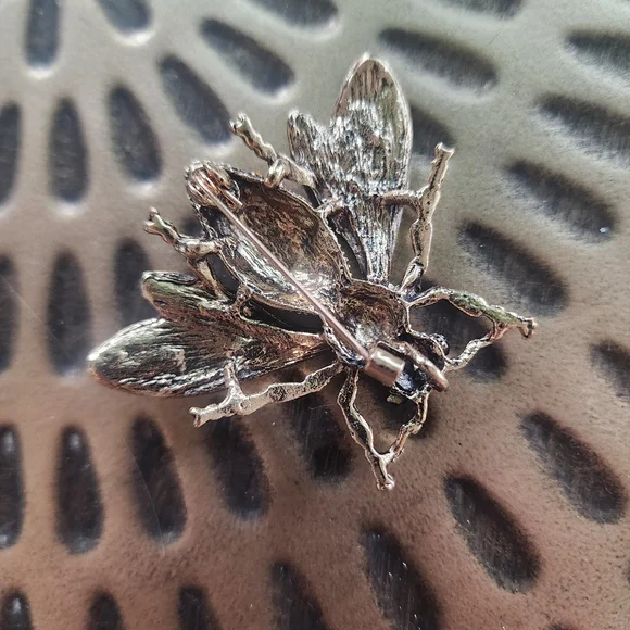 Sparkling Insect Brooch - Picture 3 of 6